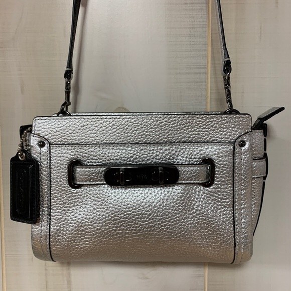 Coach Swagger Wristlet Silver Leather Crossbody - Picture 4 of 12